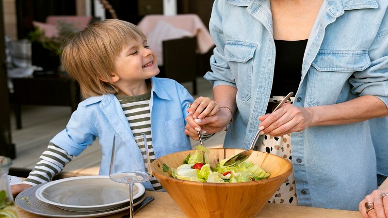 Healthy Eating Habits for Children: A Busy Parent’s Guide