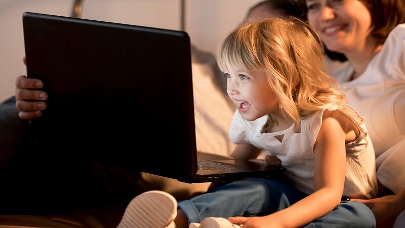 Challenges of Modern Parenting: How to Bring Up Children in the Digital Age