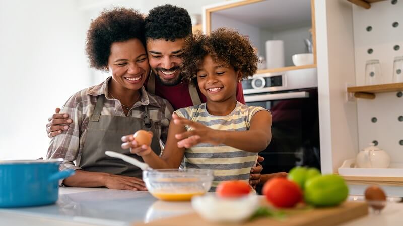 How to Set Up a Family-Friendly Kitchen That Works for Everyone 